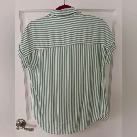 BeachLunchLounge XS Green & White Striped Short Sleeve coastal Button down top - Picture 3 of 4